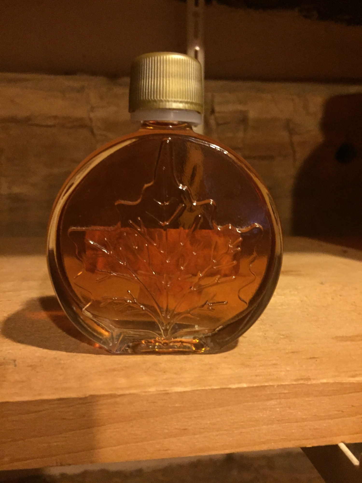 Maple Leaf Glass Oval 